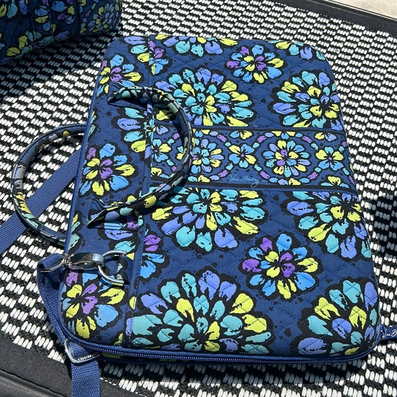 Vera Bradley Handbags - 5 piece Vera Bradley travel set : Indigo Pop
Fall 2012